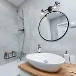 Karpia - 50m2, Parking, Balcony - By Rentujemy Apartman Poznań