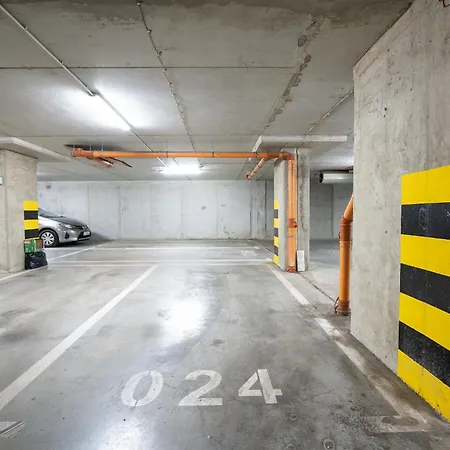 Karpia - 50m2, Parking, Balcony - By Rentujemy * פוזנן