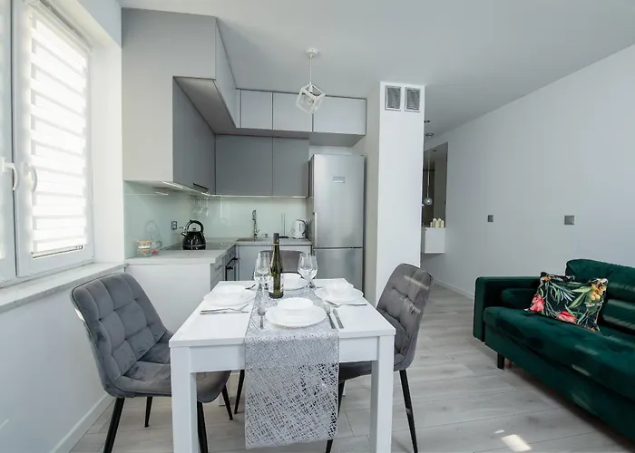 Karpia - 50m2, Parking, Balcony - By Rentujemy Lägenhet *